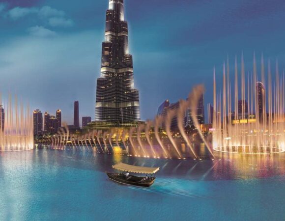 Dubai Fountain Lake Ride: 17h45 – 23h30